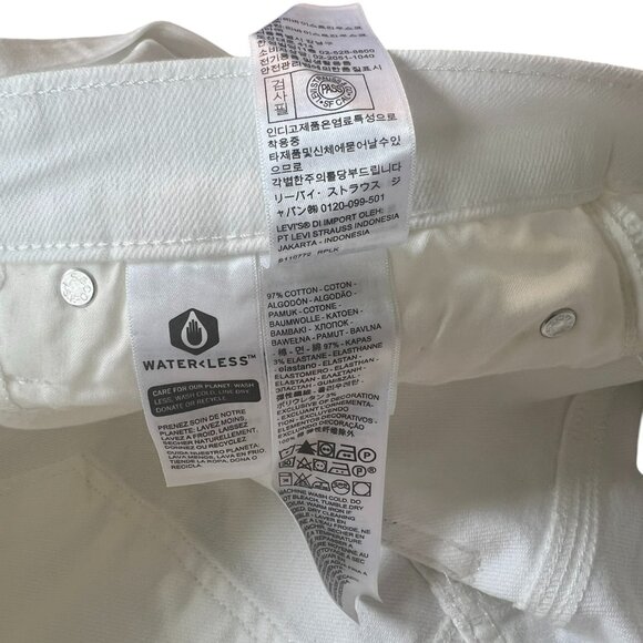 Women's NWT Levi's Mid Length White Denim Shorts Size 34 - Picture 5 of 6